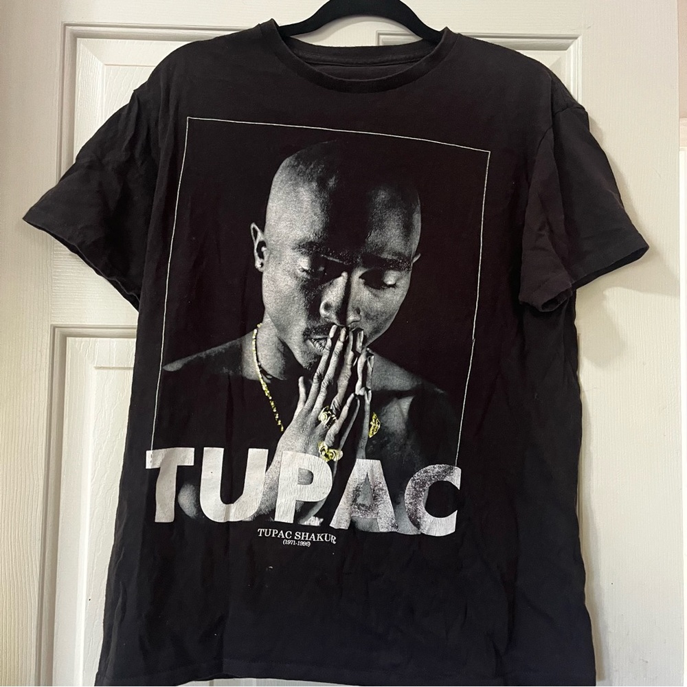 Tupac shirt